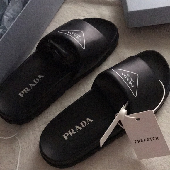 Prada slides - Picture 2 of 3